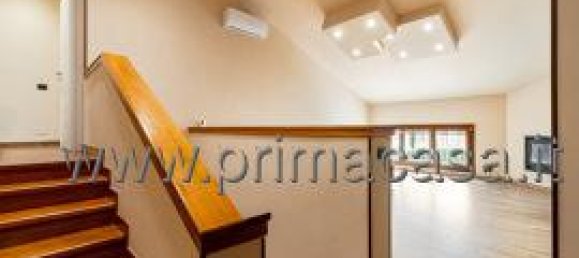 Дом с 5 комнатами в Карпи, Италия № 75376 3