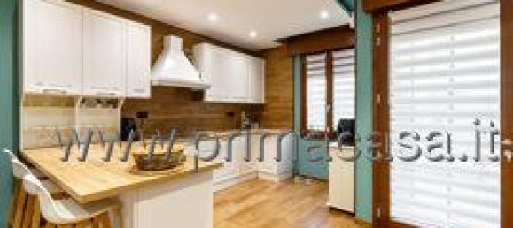 Дом с 5 комнатами в Карпи, Италия № 75376 26