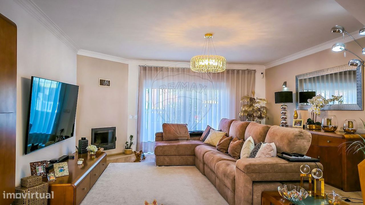 4 bedrooms Villa in Pinhal Novo, Portugal No. 18619