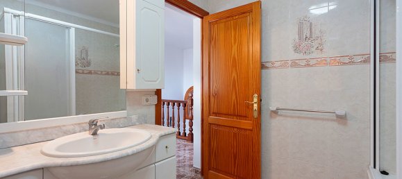 3 bedrooms House in Son Ferrer, Spain No. 74031 18