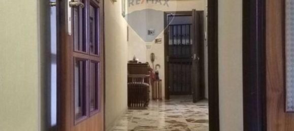 6-salle Appartement à Messina, Italy No. 30300 22