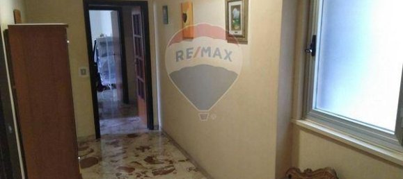 6-salle Appartement à Messina, Italy No. 30300 16