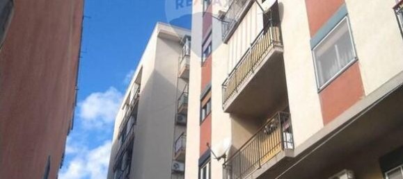 6-salle Appartement à Messina, Italy No. 30300 4