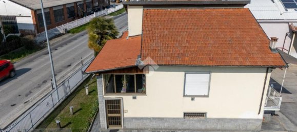 4 rooms House in Verzuolo, Italy No. 41634 28