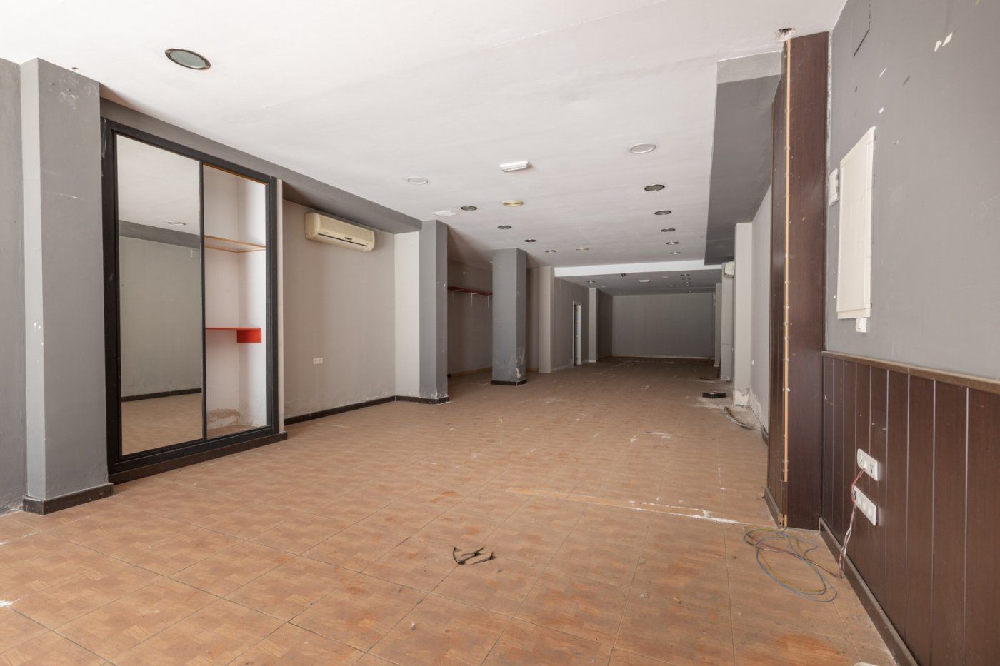 Propiedad comercial en Armilla, Spain 156 m² No. 166427