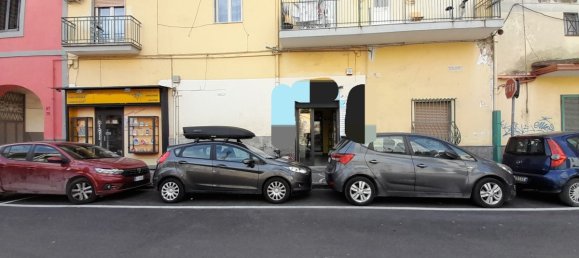 Propiedad comercial de 1 habitación en Caivano, Italy No. 181369 3