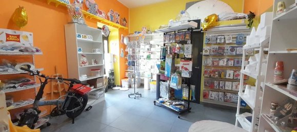 Propiedad comercial de 1 habitación en Caivano, Italy No. 181369 2