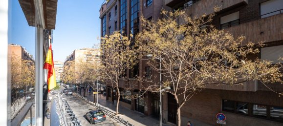 4 bedrooms Apartment in Granada, Spain No. 189335 4