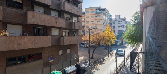 4 bedrooms Apartment in Granada, Spain No. 189335 15