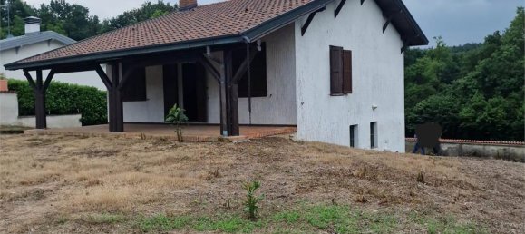 2 bedrooms Villa in Capiago Intimiano, Italy No. 174662 9