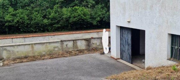 2 bedrooms Villa in Capiago Intimiano, Italy No. 174662 4