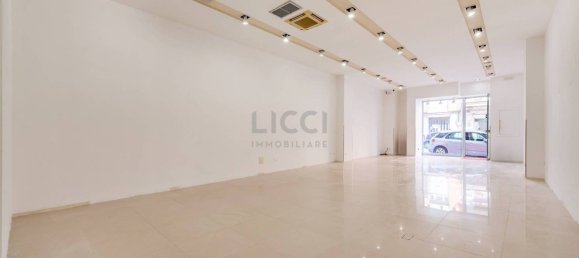 1 room Commercial property in Monopoli, Italy No. 311408 4
