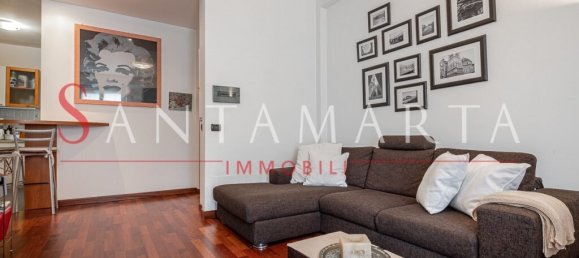 2 bedrooms Apartment in Milan, Italy No. 243518 3