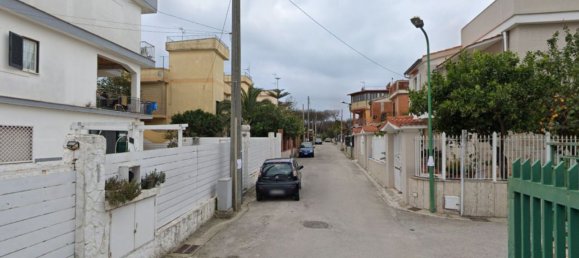 7 rooms Apartment in Castel Volturno, Italy No. 93531 2