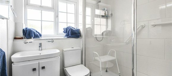 3 Schlafzimmer Haus in Surrey, United Kingdom, Nr. 8569 21