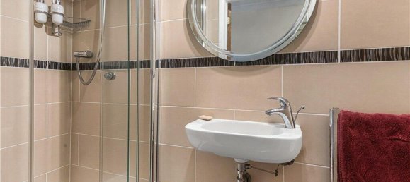 3 Schlafzimmer Haus in Surrey, United Kingdom, Nr. 8569 26