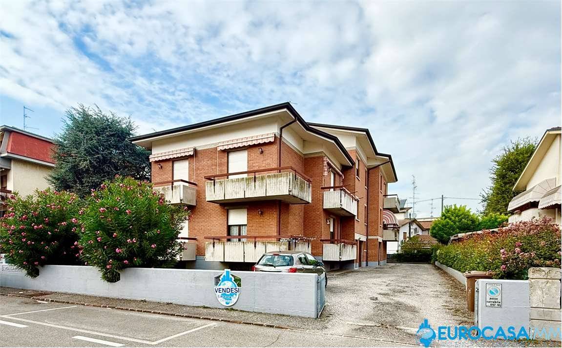 2 Schlafzimmer Wohnung in Rolo, Italy, Nr. 397842