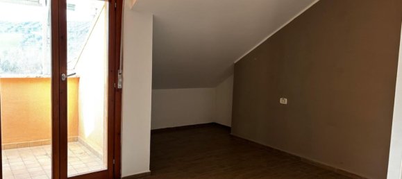 3 rooms Apartment in Teramo, Italy No. 160163 9