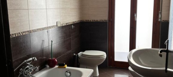 3 rooms Apartment in Teramo, Italy No. 160163 10