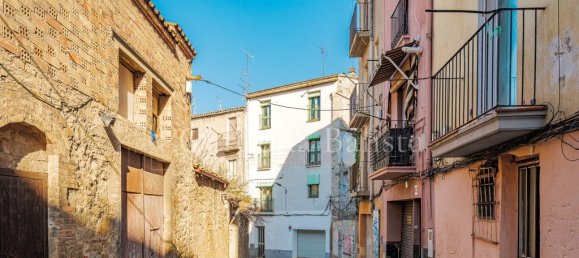 211m² Building in Barcelona, Spain No. 135592 2