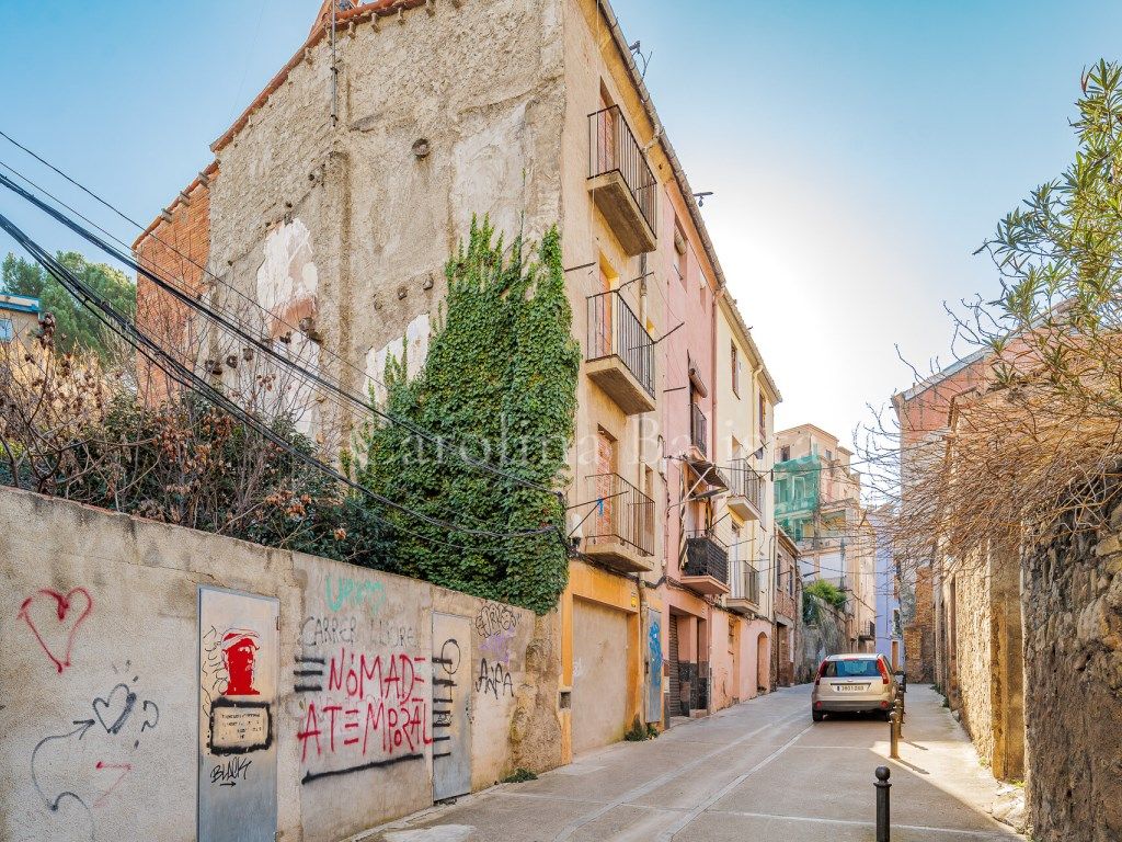 211m² Building in Barcelona, Spain No. 135592