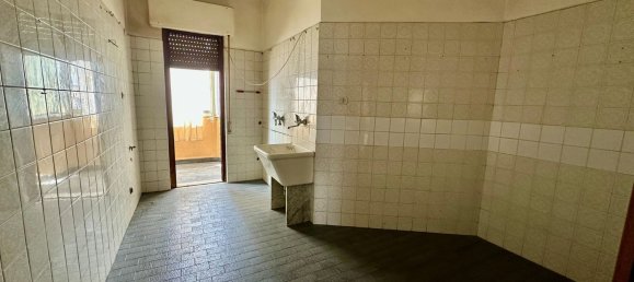 5 bedrooms Apartment in Palermo, Italy No. 331881 10