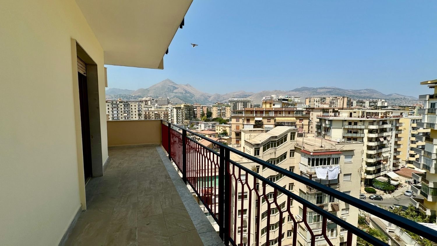 5 bedrooms Apartment in Palermo, Italy No. 331881