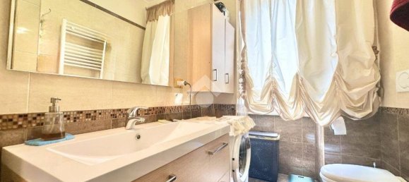 2 Schlafzimmer Wohnung in Bari, Italy, Nr. 301843 24