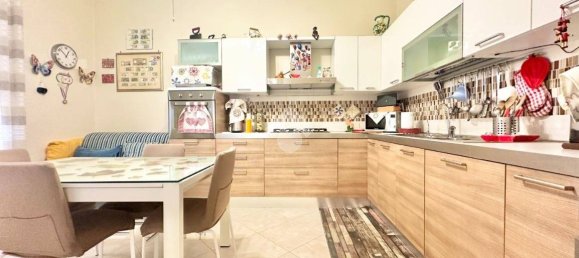 2 Schlafzimmer Wohnung in Bari, Italy, Nr. 301843 11