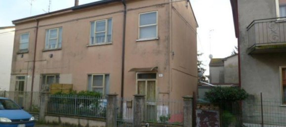 4 rooms House in Codigoro, Italy No. 89483 2