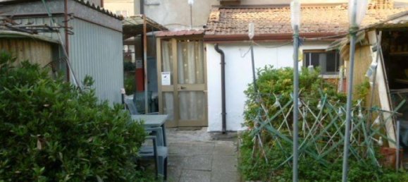 4 rooms House in Codigoro, Italy No. 89483 7