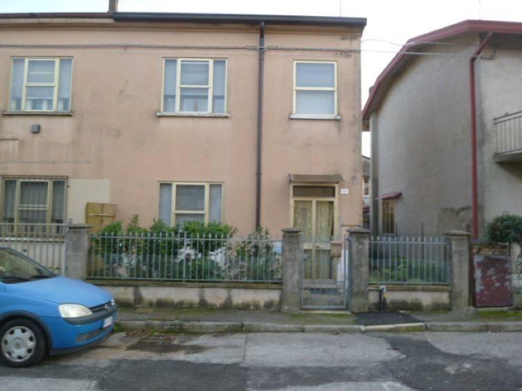 4 rooms House in Codigoro, Italy No. 89483