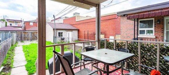 4 bedrooms House in Toronto, Canada No. 503 6