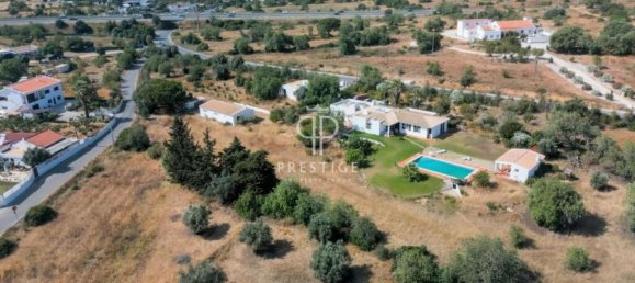 8 bedrooms House in Guia, Portugal No. 241839 23