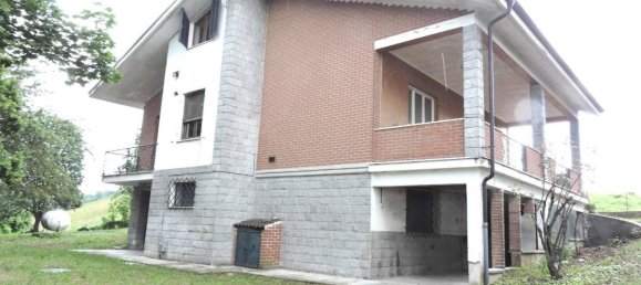 6 rooms Villa in Clavesana, Italy No. 17639 2