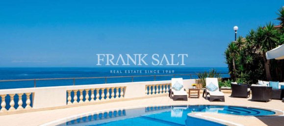 5 bedrooms Villa in Mellieha, Malta No. 7400 16