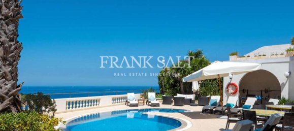 5 bedrooms Villa in Mellieha, Malta No. 7400 12