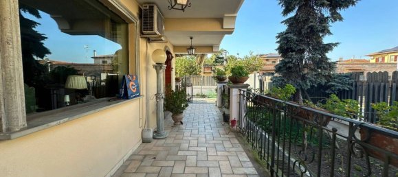 3 bedrooms Villa in Giugliano in Campania, Italy No. 138413 6