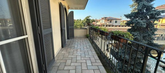 3 bedrooms Villa in Giugliano in Campania, Italy No. 138413 3