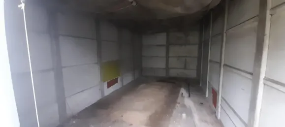 Parkplatz in Chateauroux, France, Nr. 52005 4