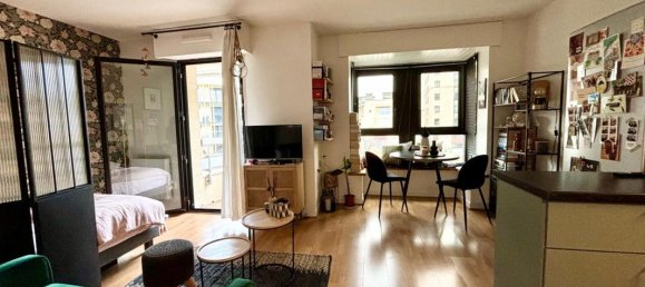 Studio in Suresnes, France No. 150851 2