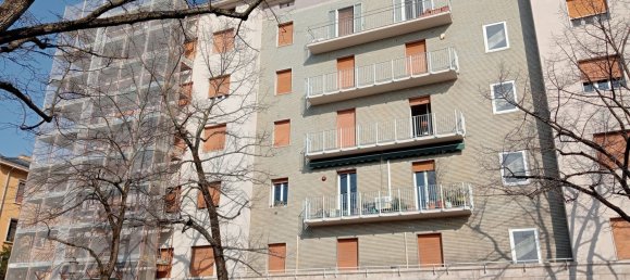 3 rooms Apartment in Parma, Italy No. 20466 14