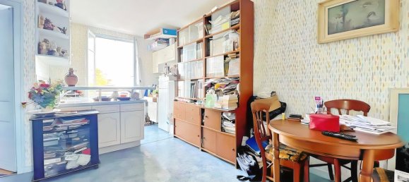 1 bedroom Apartment in Paris, France No. 181439 2
