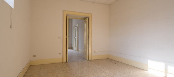 Apartamento de 7 habitaciónes en Caserta, Italy No. 179316 9