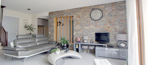 4 bedrooms House in Verneuil-sur-Seine, France No. 168368 3