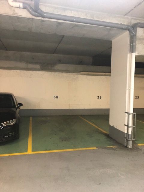 13m² Parking in Paris, France No. 122934