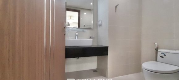 Apartamento de 3 dormitorios en Tay Ho, Vietnam No. 804 3