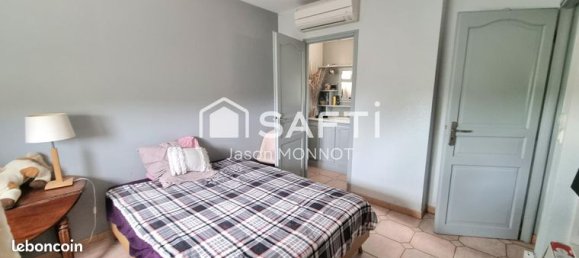 4 bedrooms Villa in Yonne, France No. 300205 5