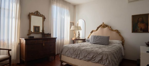 5 Schlafzimmer Haus in Campi Bisenzio, Italy, Nr. 362772 20