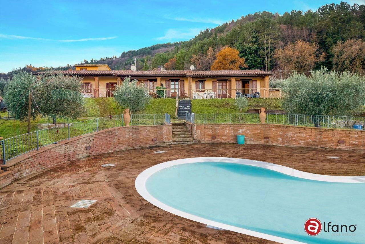 10 rooms Villa in Assisi, Italy No. 152869